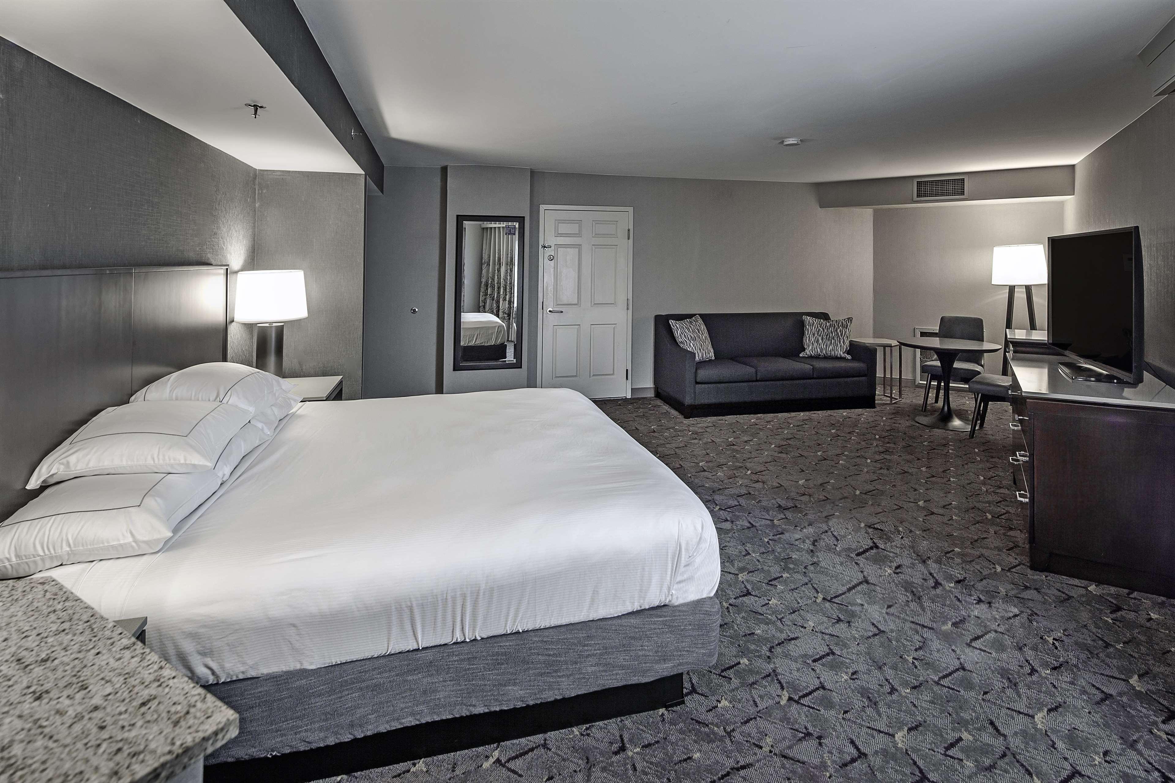 Hotel Doubletree By Hilton Modesto Esterno foto