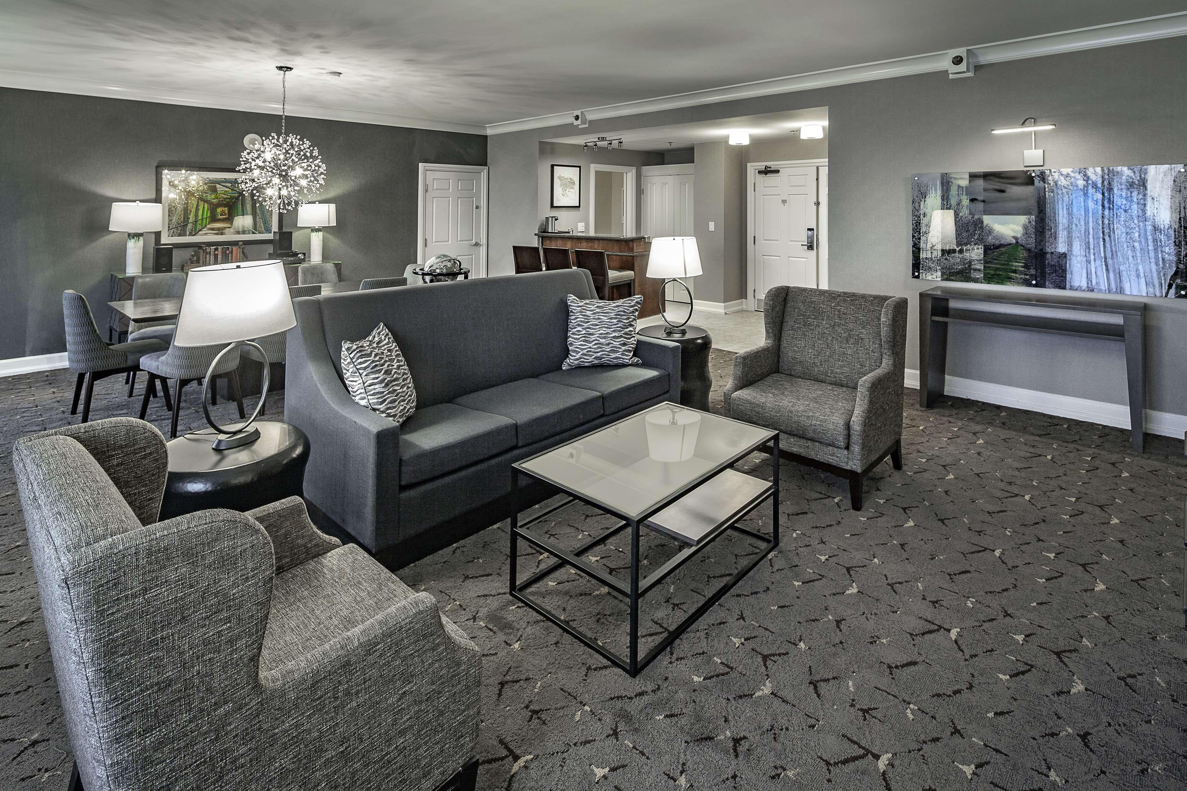 Hotel Doubletree By Hilton Modesto Esterno foto