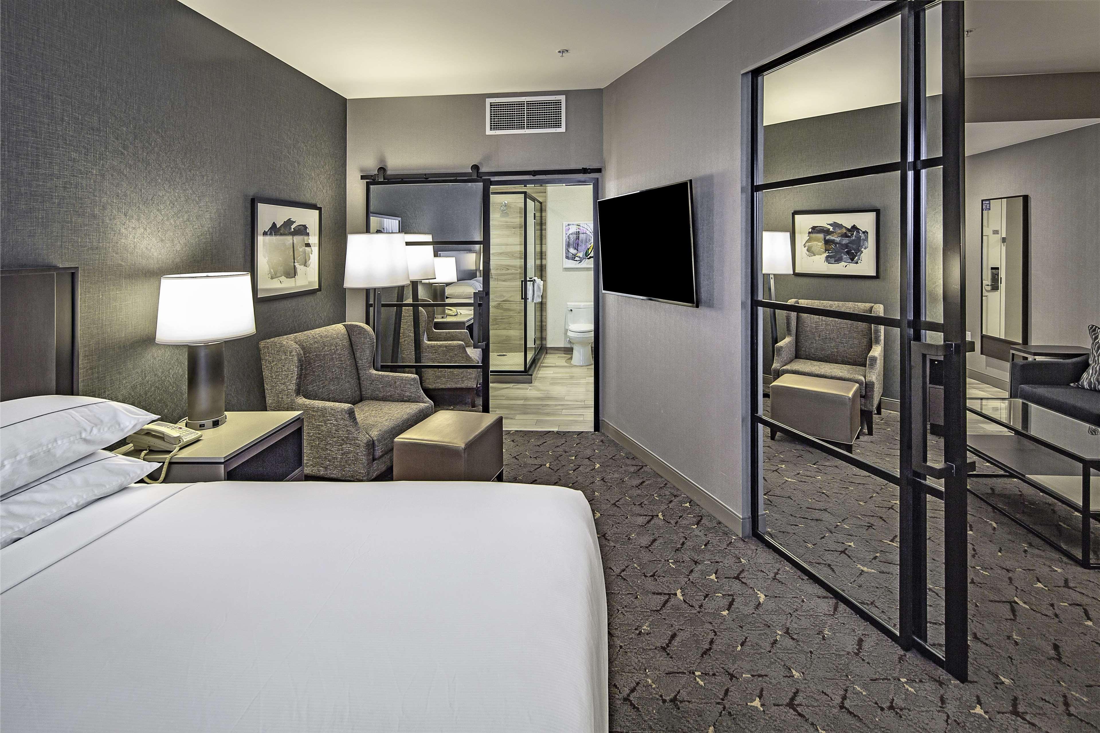 Hotel Doubletree By Hilton Modesto Esterno foto