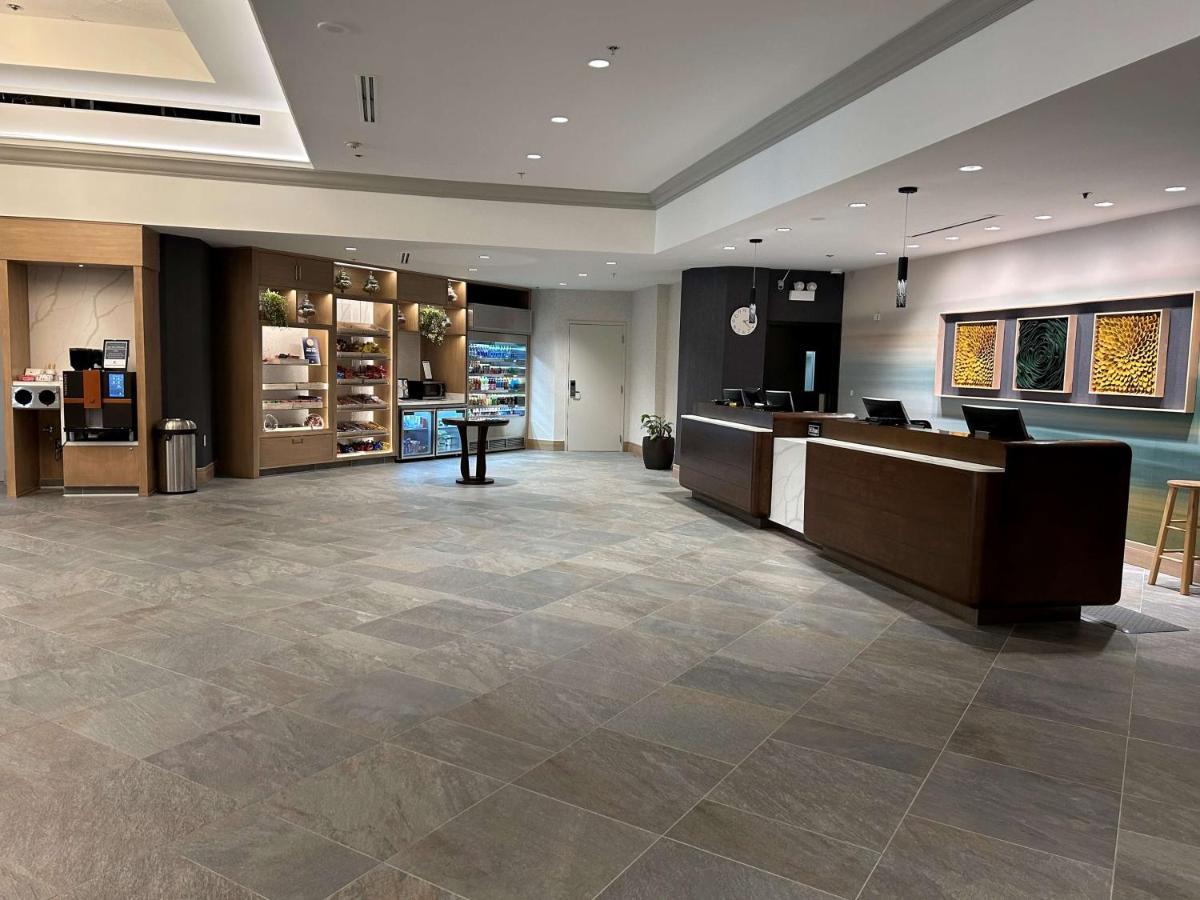 Hotel Doubletree By Hilton Modesto Esterno foto