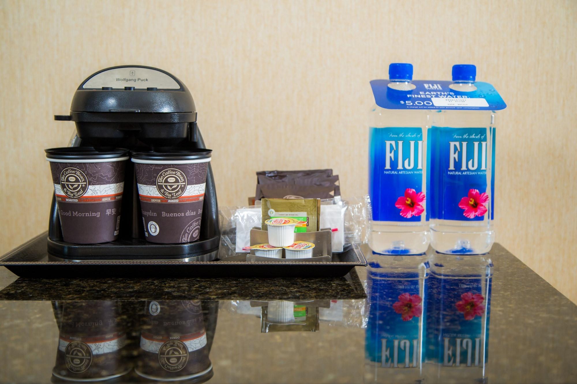 Hotel Doubletree By Hilton Modesto Esterno foto