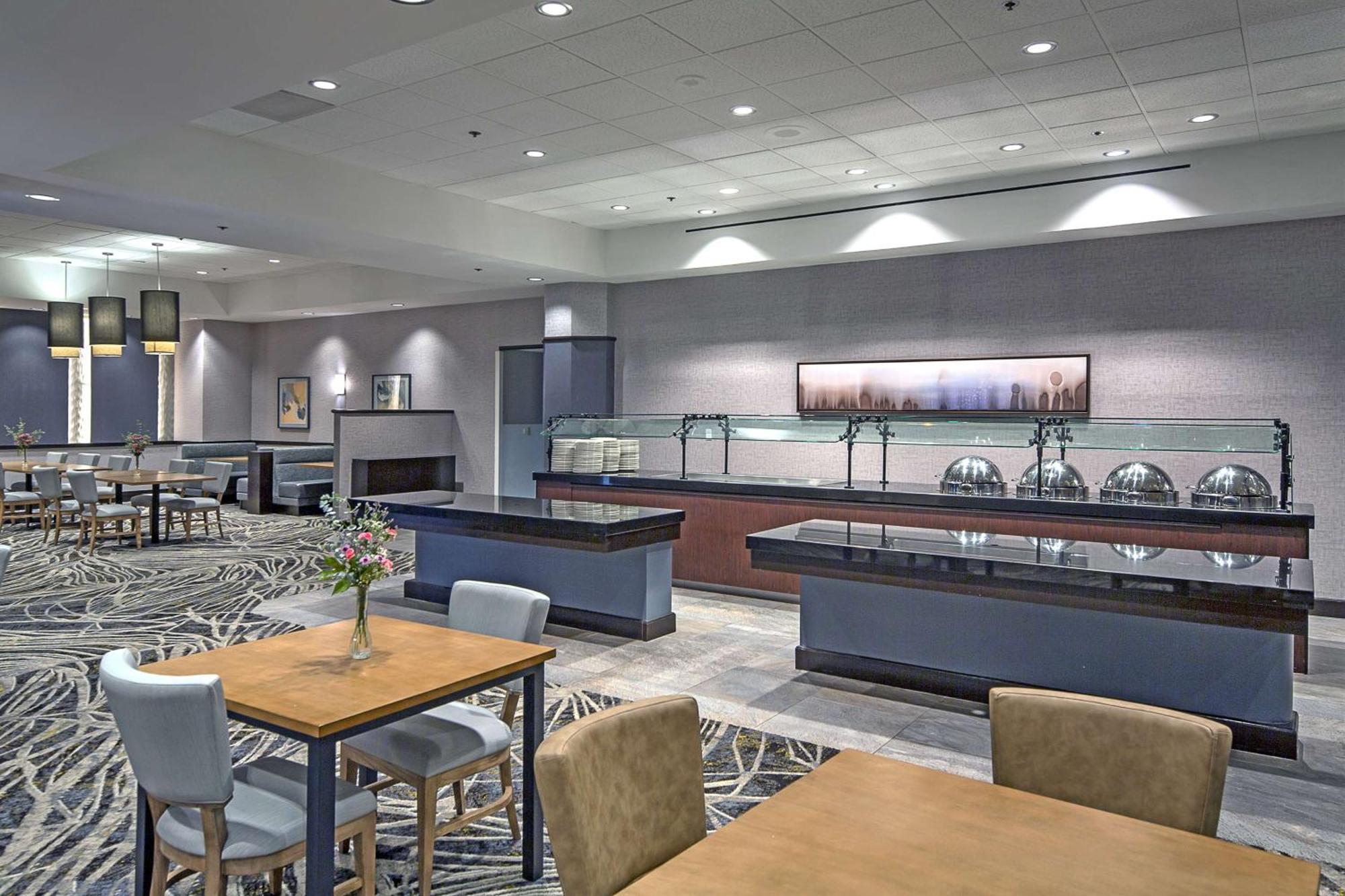 Hotel Doubletree By Hilton Modesto Esterno foto