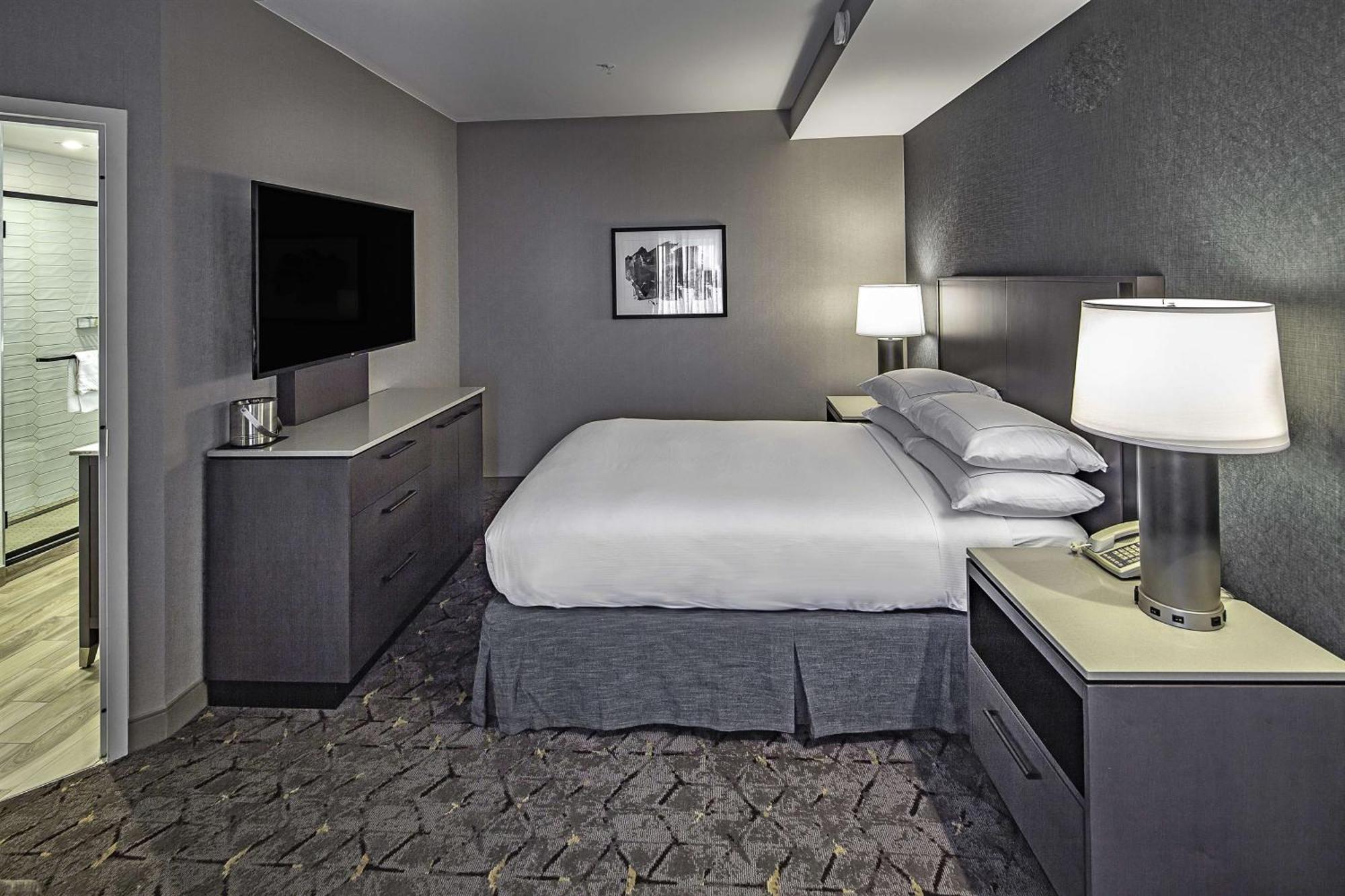 Hotel Doubletree By Hilton Modesto Esterno foto