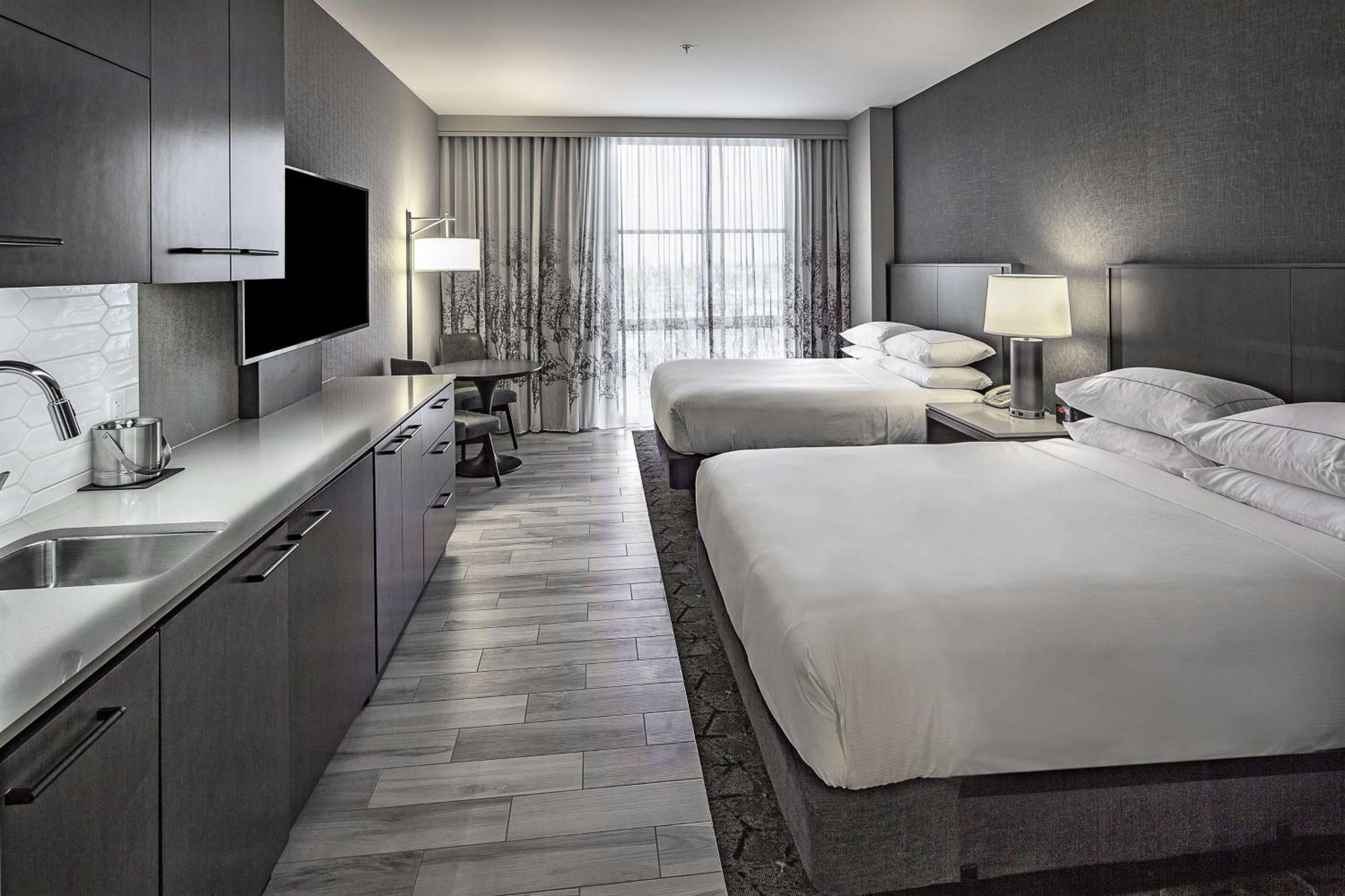 Hotel Doubletree By Hilton Modesto Esterno foto