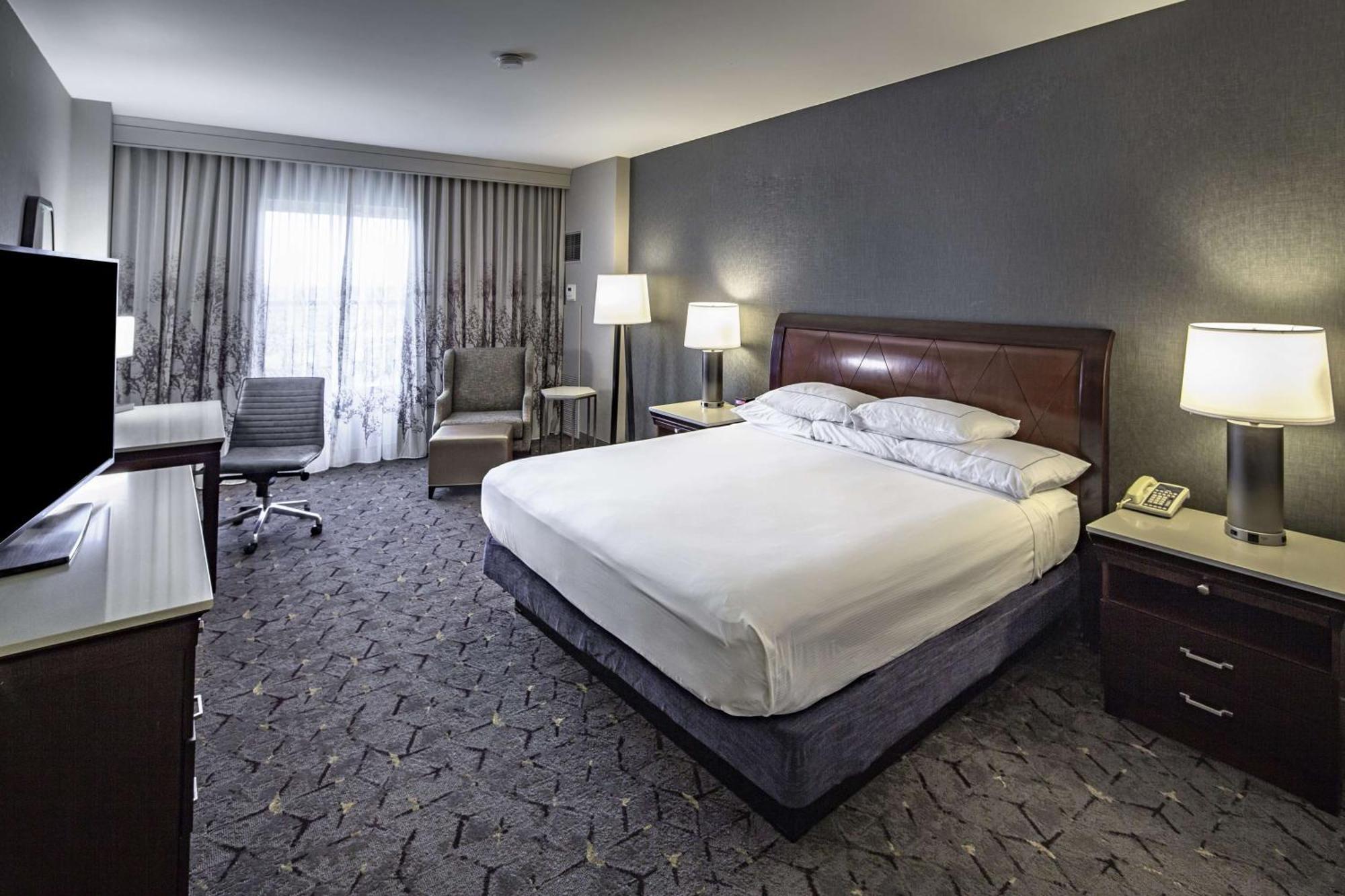 Hotel Doubletree By Hilton Modesto Esterno foto