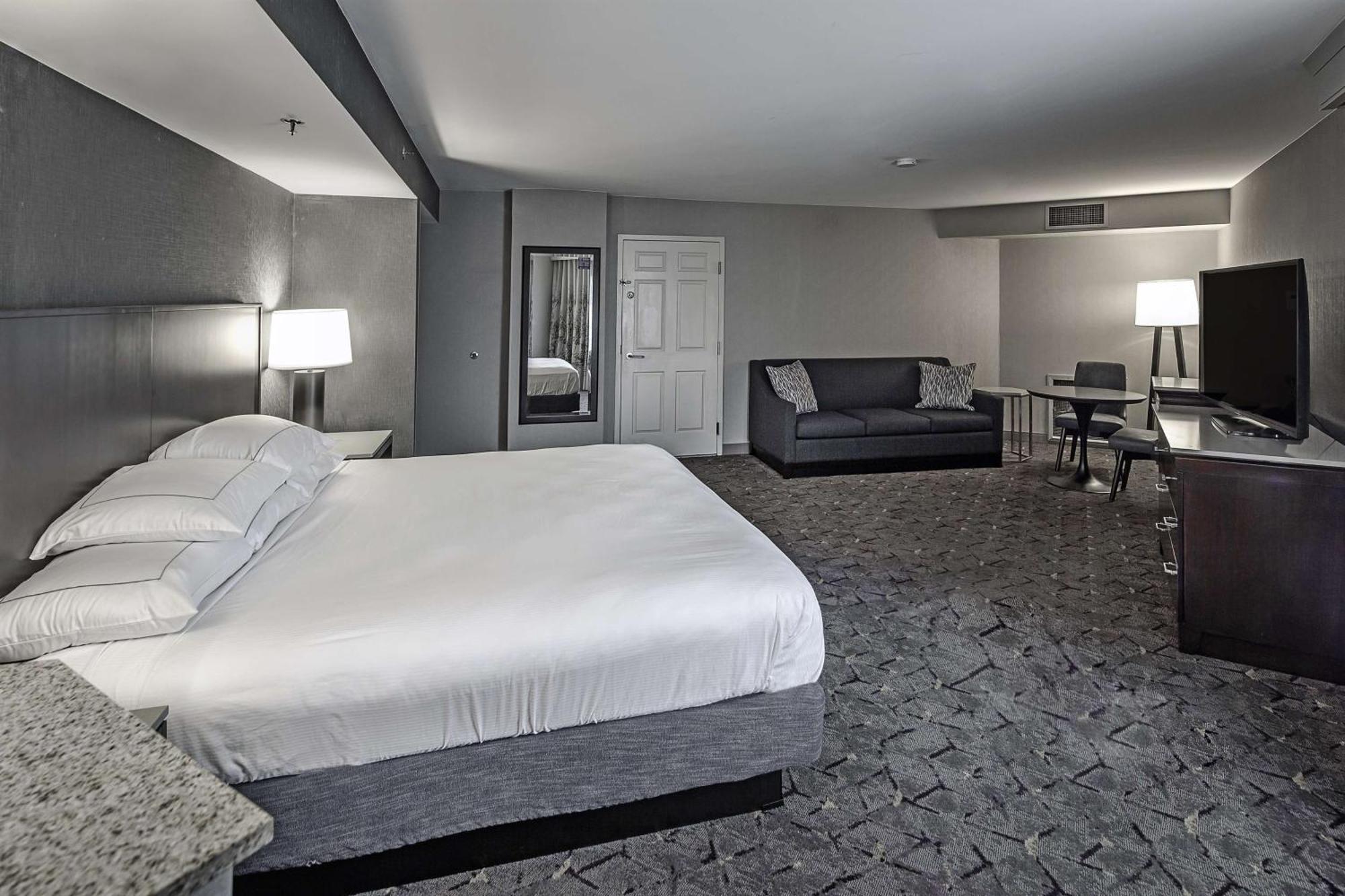 Hotel Doubletree By Hilton Modesto Esterno foto