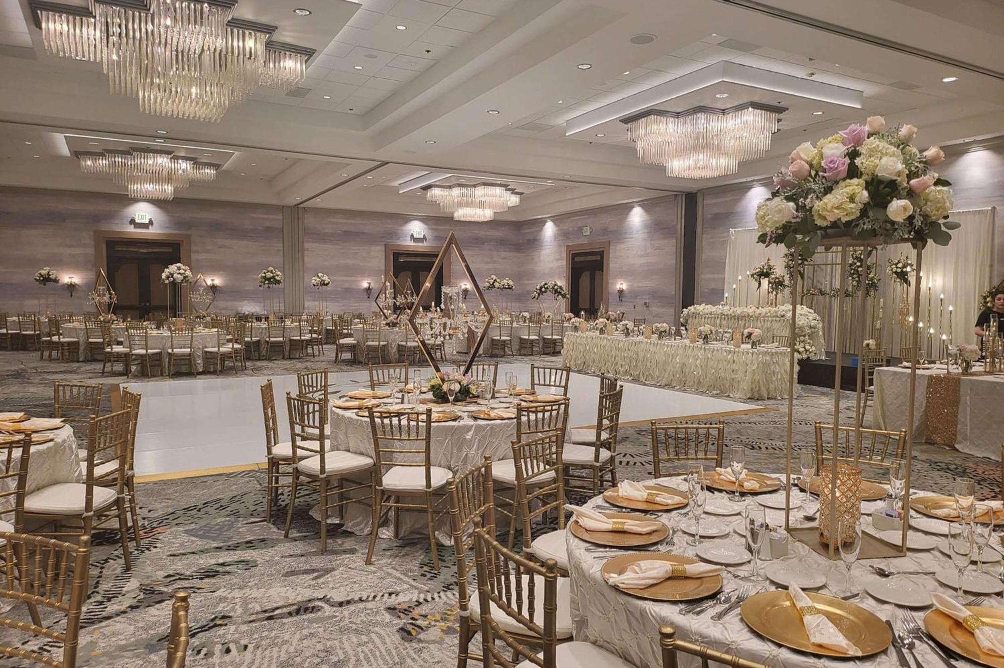 Hotel Doubletree By Hilton Modesto Esterno foto