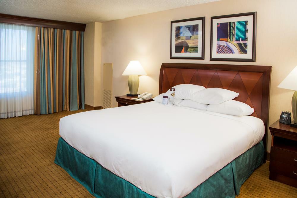 Hotel Doubletree By Hilton Modesto Esterno foto